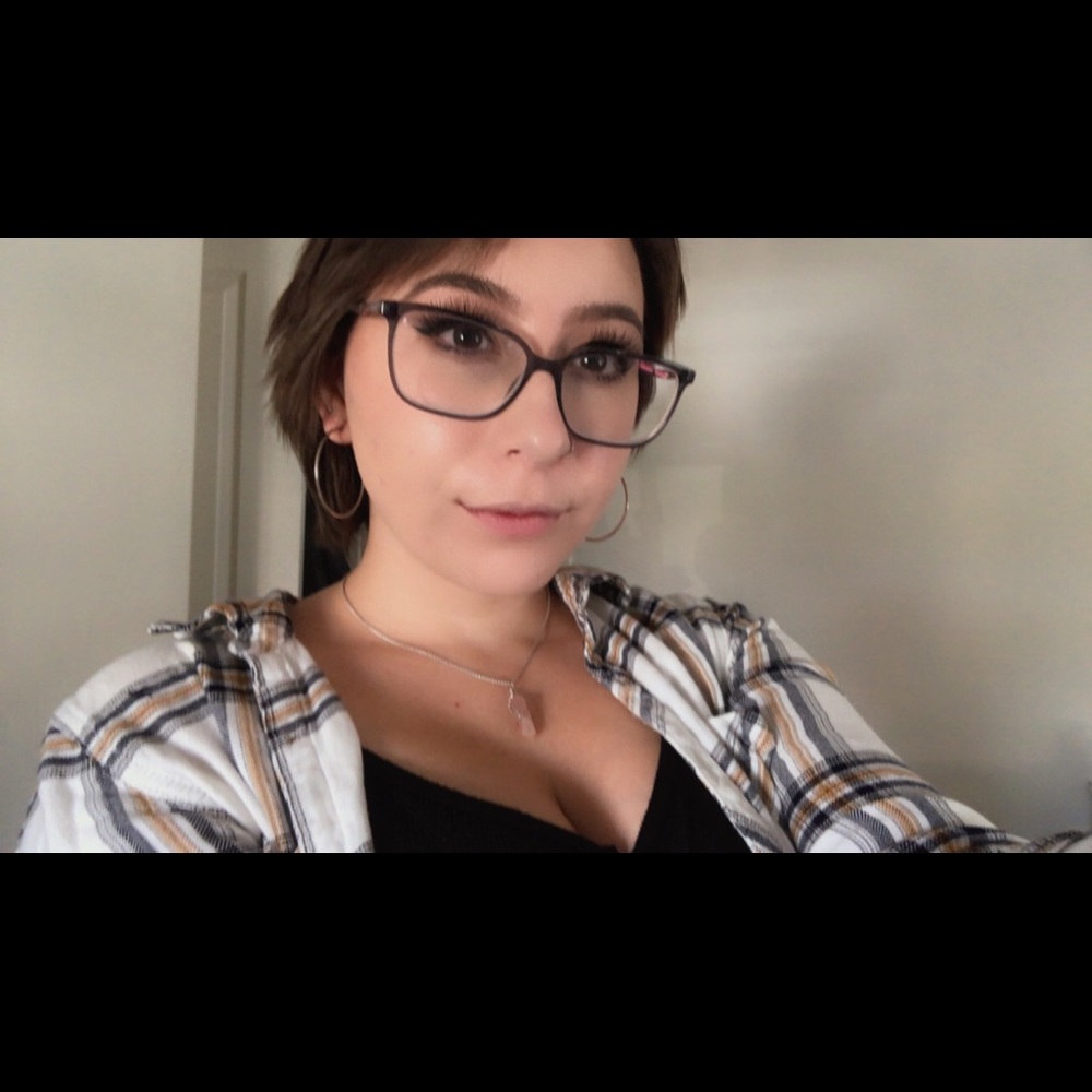 Meet your Posher, Alyssa